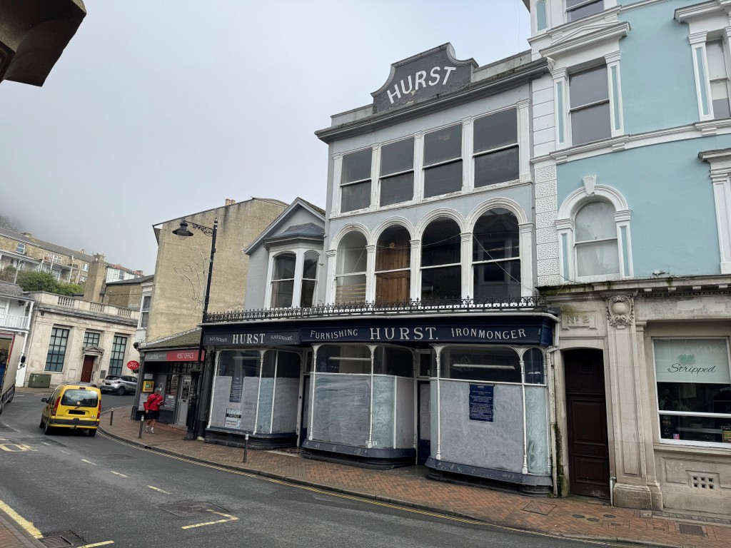 Lot: 28 - LANDMARK FREEHOLD COMMERCIAL BUILDING OVER FOUR FLOORS WITH REAR VEHICULAR ACCESS - View from the junction of Church Street and Pier Street